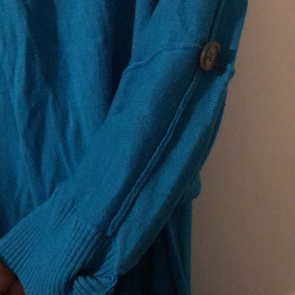 SALE!! DKNY SWEATER- 🔥🔥 5/25!!!🔥🔥 - Picture 5 of 8